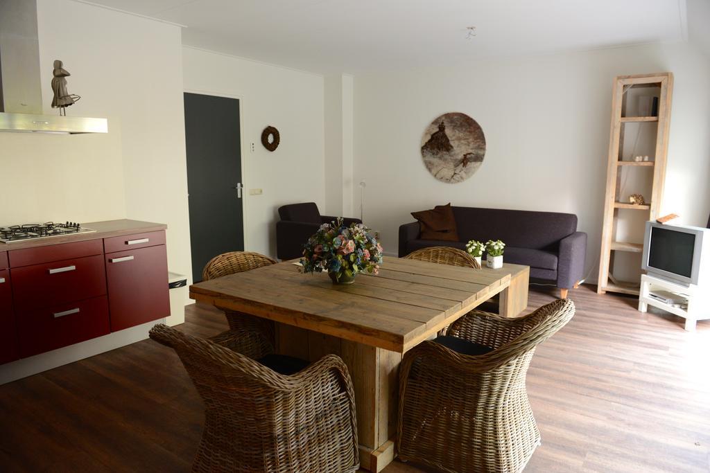 Appartementen Verhuur De Trijehoek Stiens Экстерьер фото