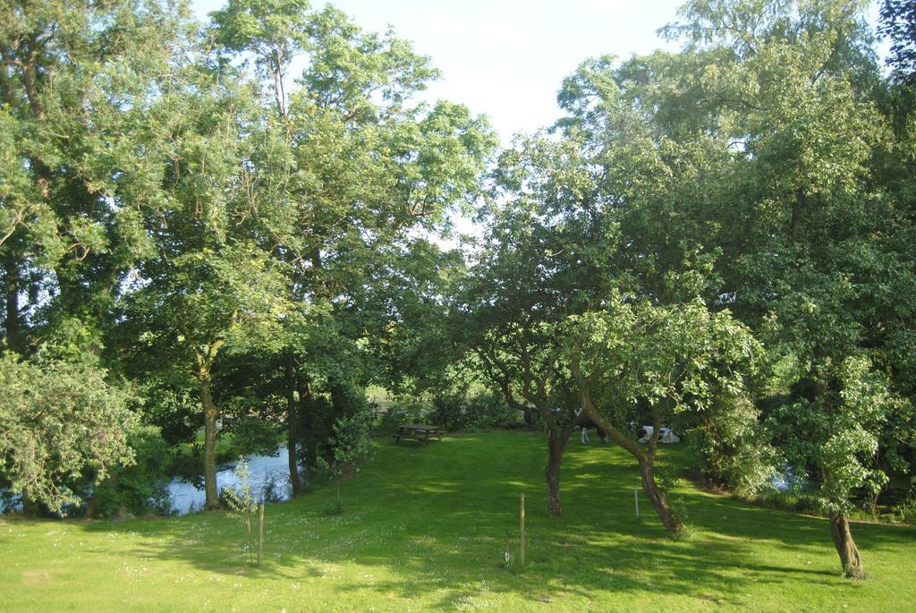 Appartementen Verhuur De Trijehoek Stiens Экстерьер фото